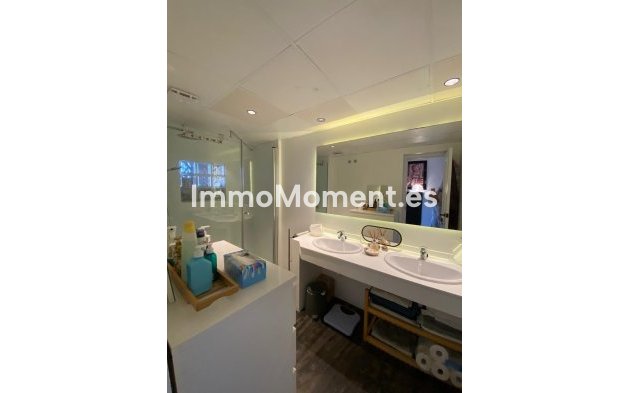 Resale - Apartment - Estepona - Atalaya