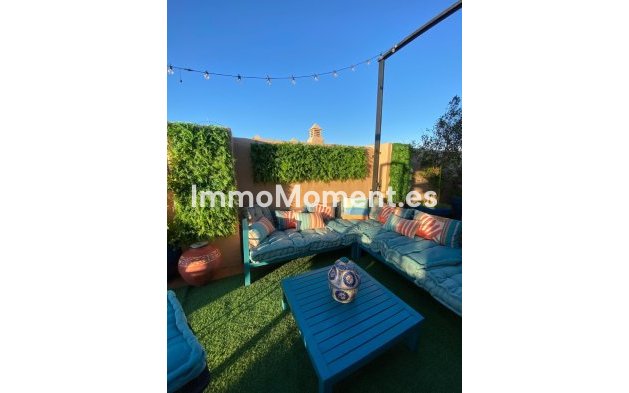 Resale - Apartment - Estepona - Atalaya