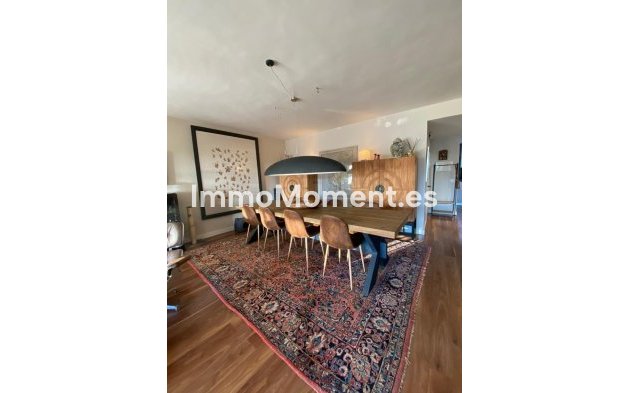 Resale - Apartment - Estepona - Atalaya