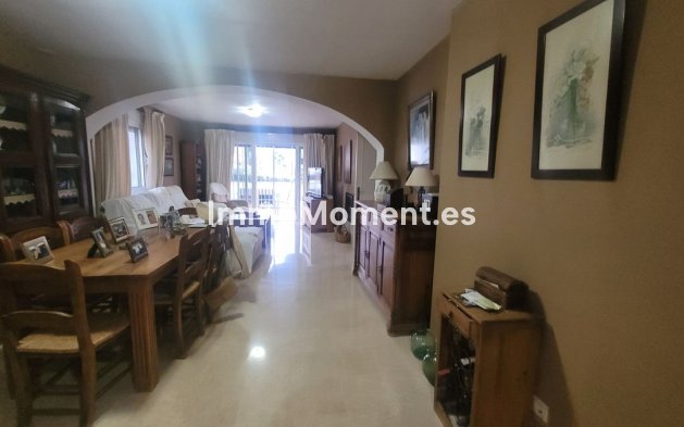 Resale - Apartment - Marbella - Nueva Andalucía