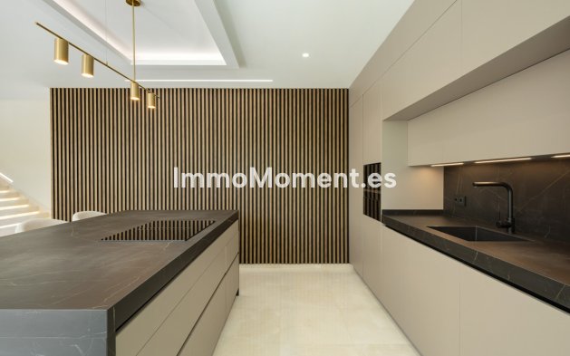 Wiederverkauf - Villa - Marbella - Nueva Andalucía