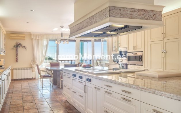 Reventa - Villa - Marbella - Altos de los Monteros