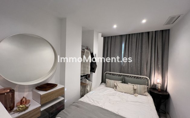 Resale - Apartment - Marbella - Nueva Andalucía
