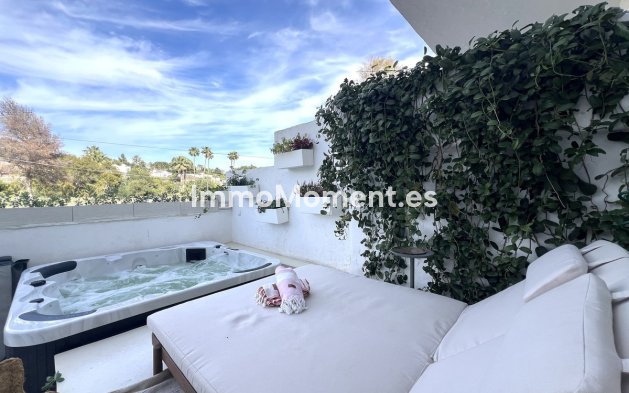 Resale - Apartment - Marbella - Nueva Andalucía