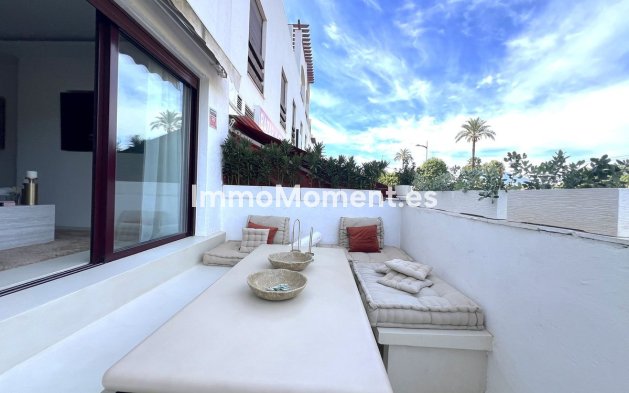 Resale - Apartment - Marbella - Nueva Andalucía
