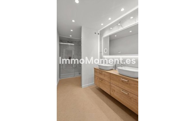 Resale - Villa - Estepona - Atalaya