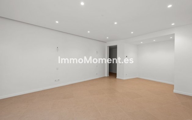 Resale - Villa - Estepona - Atalaya