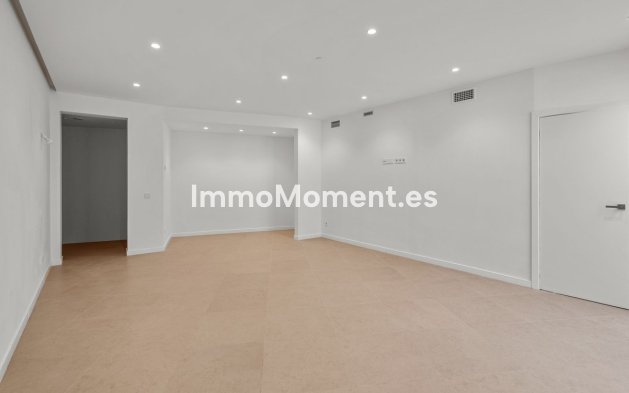 Resale - Villa - Estepona - Atalaya