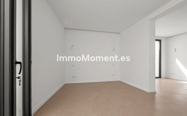 Resale - Villa - Estepona - Atalaya