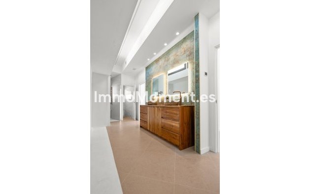 Resale - Villa - Estepona - Atalaya