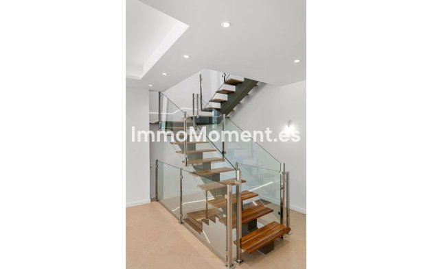 Resale - Villa - Estepona - Atalaya