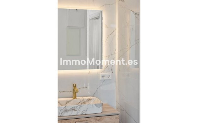 Resale - Villa - Estepona - Atalaya