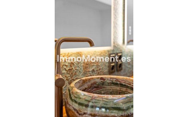 Resale - Villa - Estepona - Atalaya