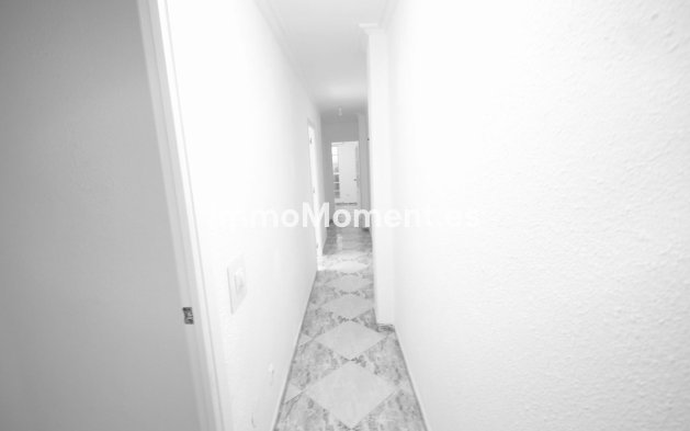 Resale - Apartment - Málaga - Málaga Centro