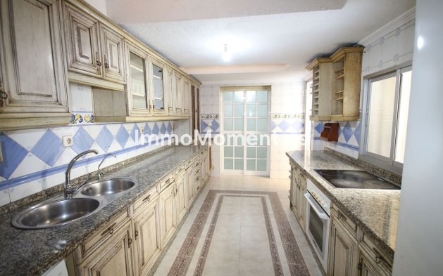 Resale - Apartment - Málaga - Málaga Centro
