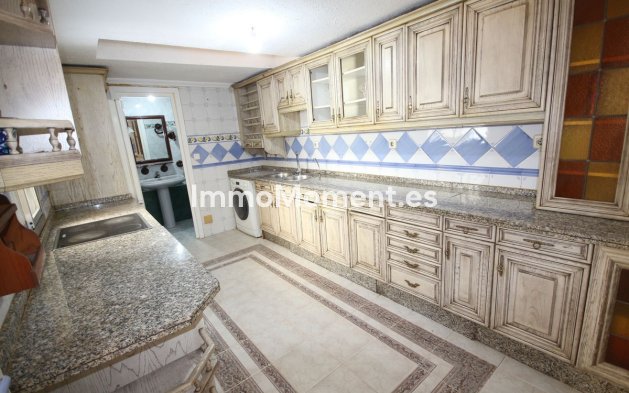 Resale - Apartment - Málaga - Málaga Centro