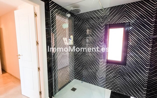 Resale - Apartment - Manilva - La Duquesa