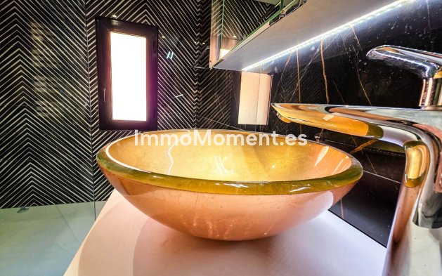 Resale - Apartment - Manilva - La Duquesa