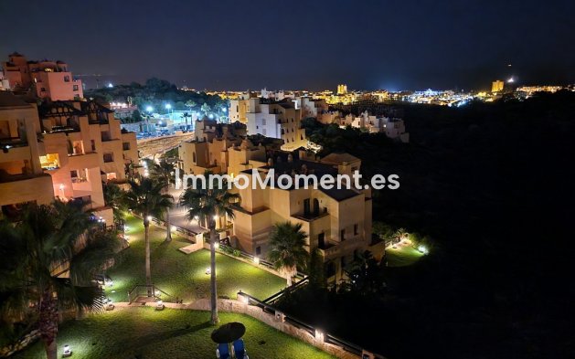 Resale - Apartment - Manilva - La Duquesa