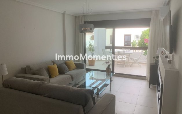 Resale - Apartment - Marbella - Nueva Andalucía