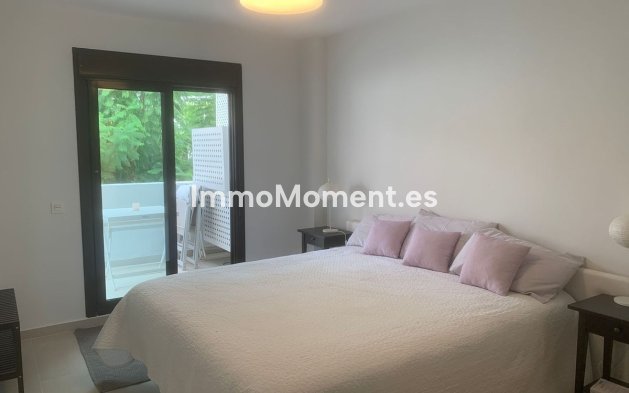 Resale - Apartment - Marbella - Nueva Andalucía