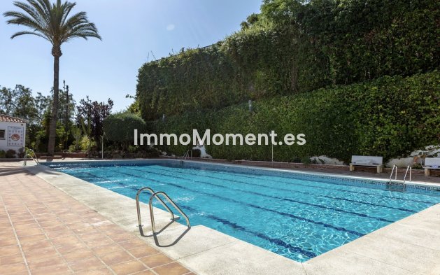 Resale - Apartment - Marbella - Nueva Andalucía