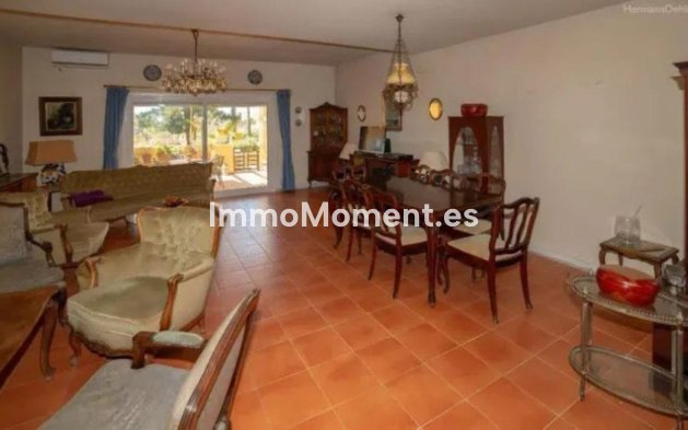 Bestaande woning - Geschakelde woning - Estepona  - Estepona Centro