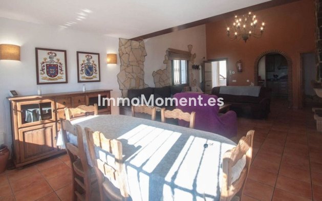 Bestaande woning - Villa - Estepona  - Estepona Centro