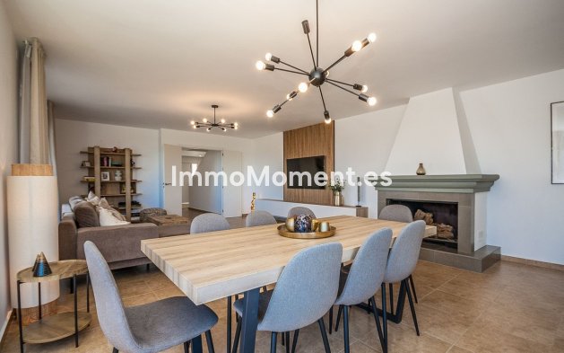 Resale - Villa - Estepona - Estepona Centro