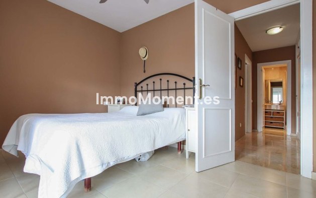 Resale - Apartment - Marbella - Puerto Banús