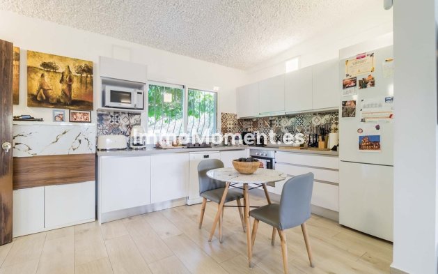 Reventa - Villa - Estepona  - Estepona Centro