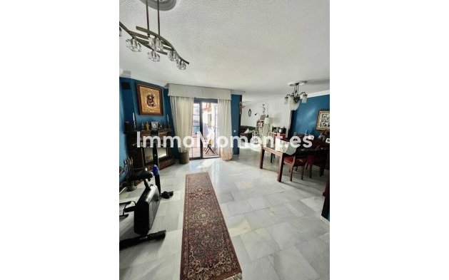 Wiederverkauf - Reihenhaus -   Inländisch - Alhaurín el Grande Centro