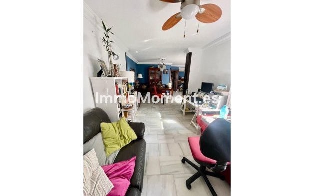 Wiederverkauf - Reihenhaus -   Inländisch - Alhaurín el Grande Centro