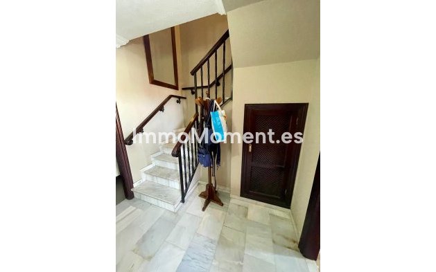 Wiederverkauf - Reihenhaus -   Inländisch - Alhaurín el Grande Centro