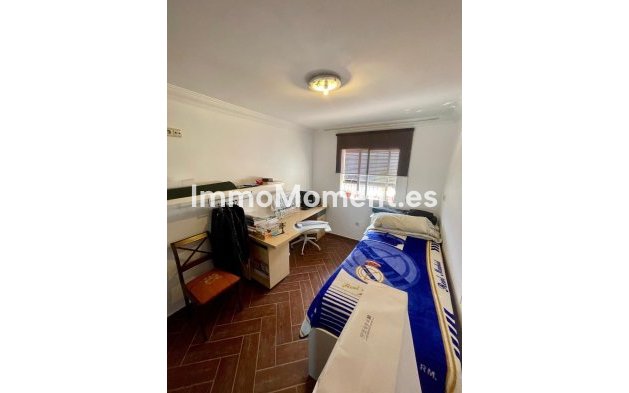 Wiederverkauf - Reihenhaus -   Inländisch - Alhaurín el Grande Centro