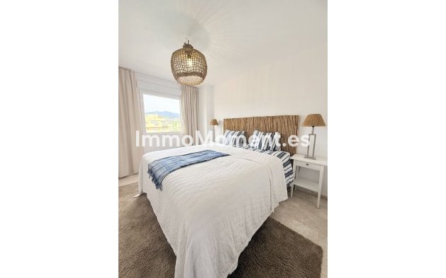 Resale - Apartment - Estepona - Selwo