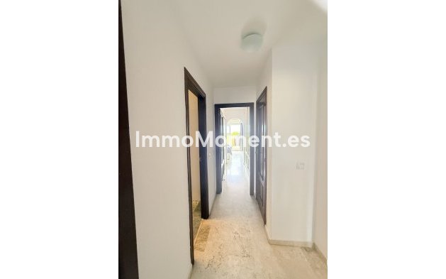 Resale - Apartment - Estepona - Selwo