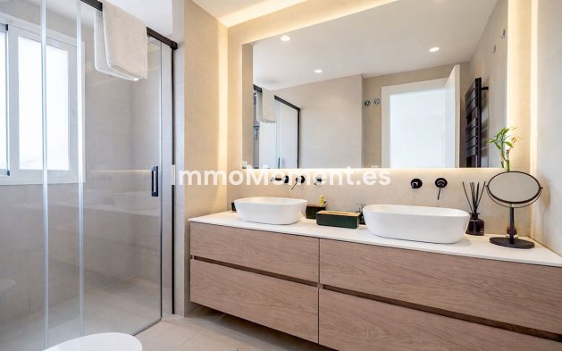 Resale - Townhouse - Estepona - Estepona Centro