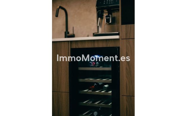 Resale - Apartment - Torrevieja - Torrevieja Centro