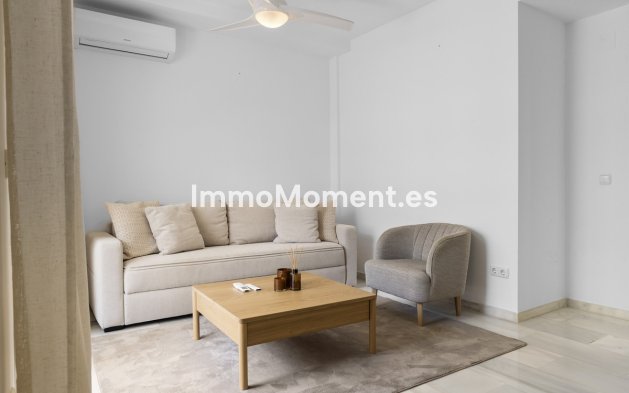 Resale - Apartment - Marbella - Nueva Andalucía