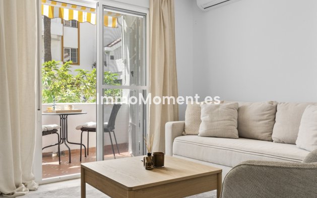 Resale - Apartment - Marbella - Nueva Andalucía