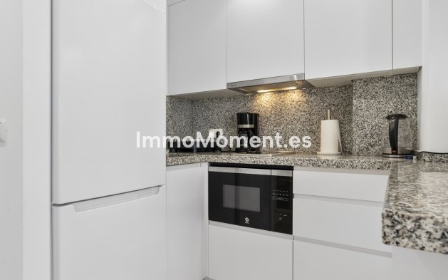 Resale - Apartment - Marbella - Nueva Andalucía