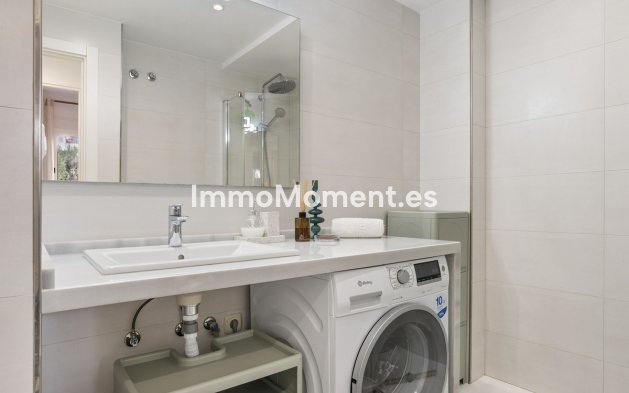 Resale - Apartment - Marbella - Nueva Andalucía