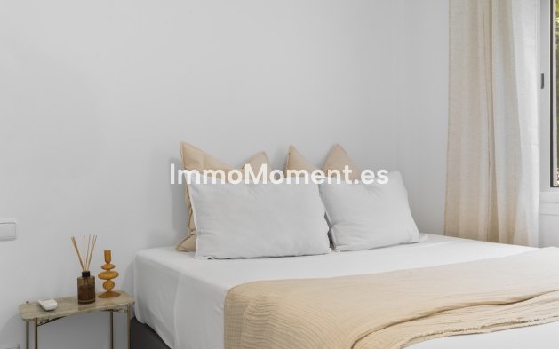 Resale - Apartment - Marbella - Nueva Andalucía