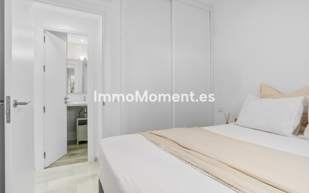 Resale - Apartment - Marbella - Nueva Andalucía
