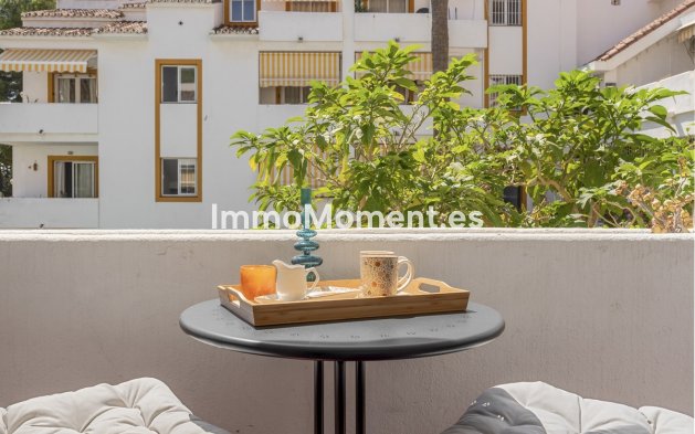 Resale - Apartment - Marbella - Nueva Andalucía
