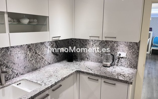 Resale - Apartment - Marbella - Puerto Banús