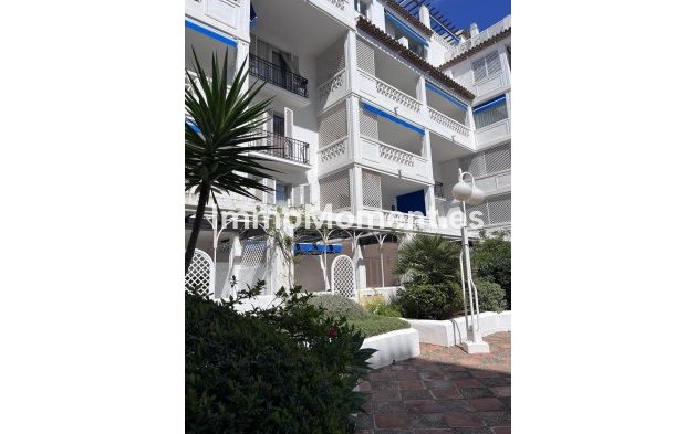Resale - Apartment - Marbella - Puerto Banús
