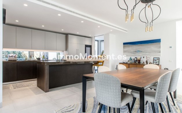 Resale - Villa - Benahavís - Benahavís Centro