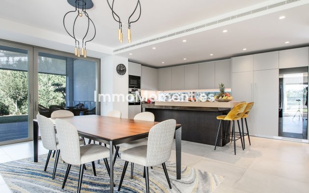 Resale - Villa - Benahavís - Benahavís Centro